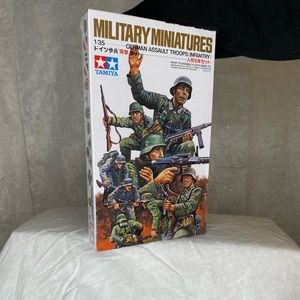 Military Miniatures 1/35th Scale German Assault Troops (Infantrymen) Tamiya